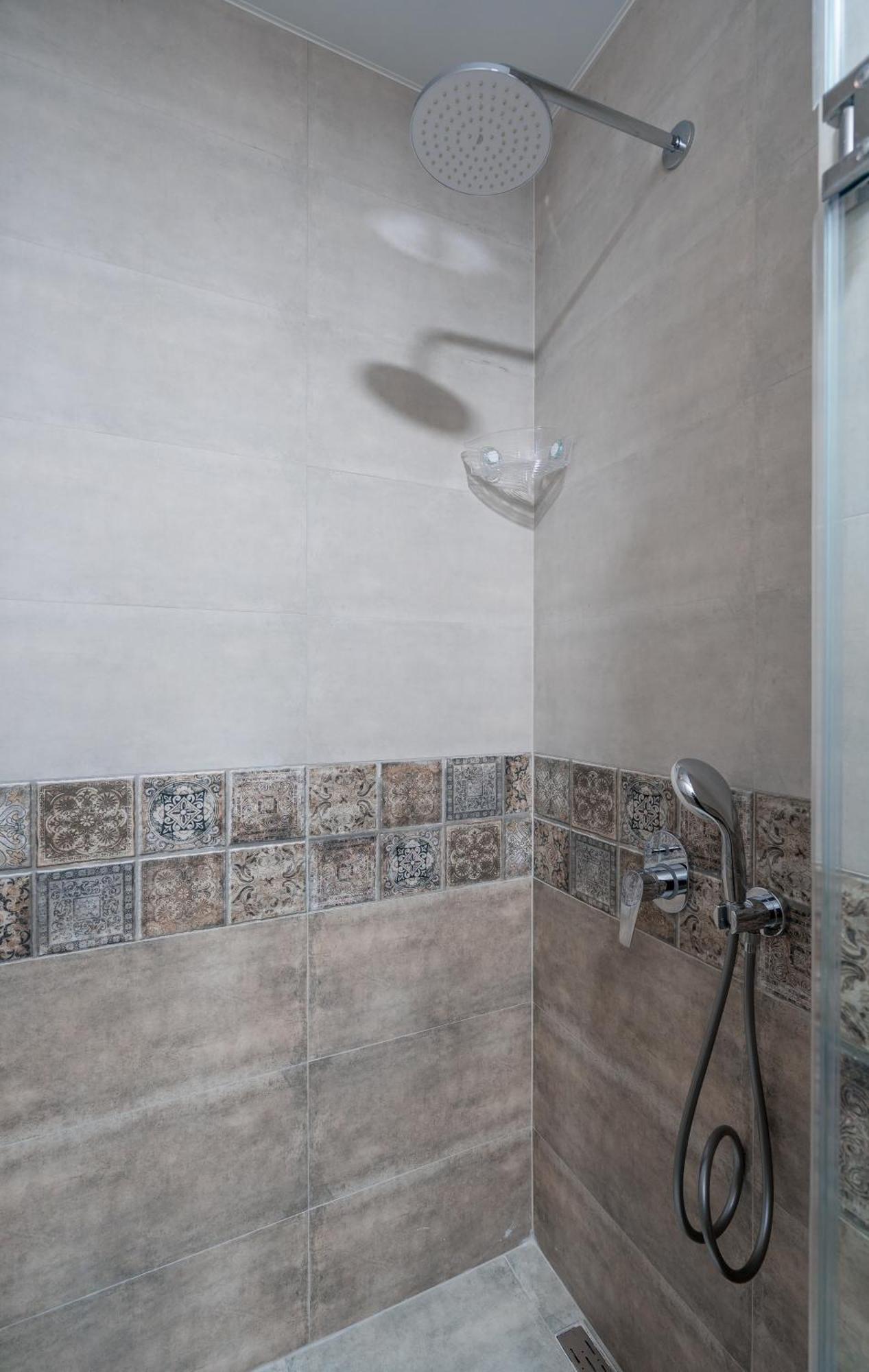Luxury X By Umbrella Aparthotel Tbilisi Buitenkant foto